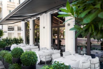 The-Amauris-Cafe-Outside-Print-300dpi-by-Tony-Gigov-2 © Tony Gigov, Amauris Vienna
